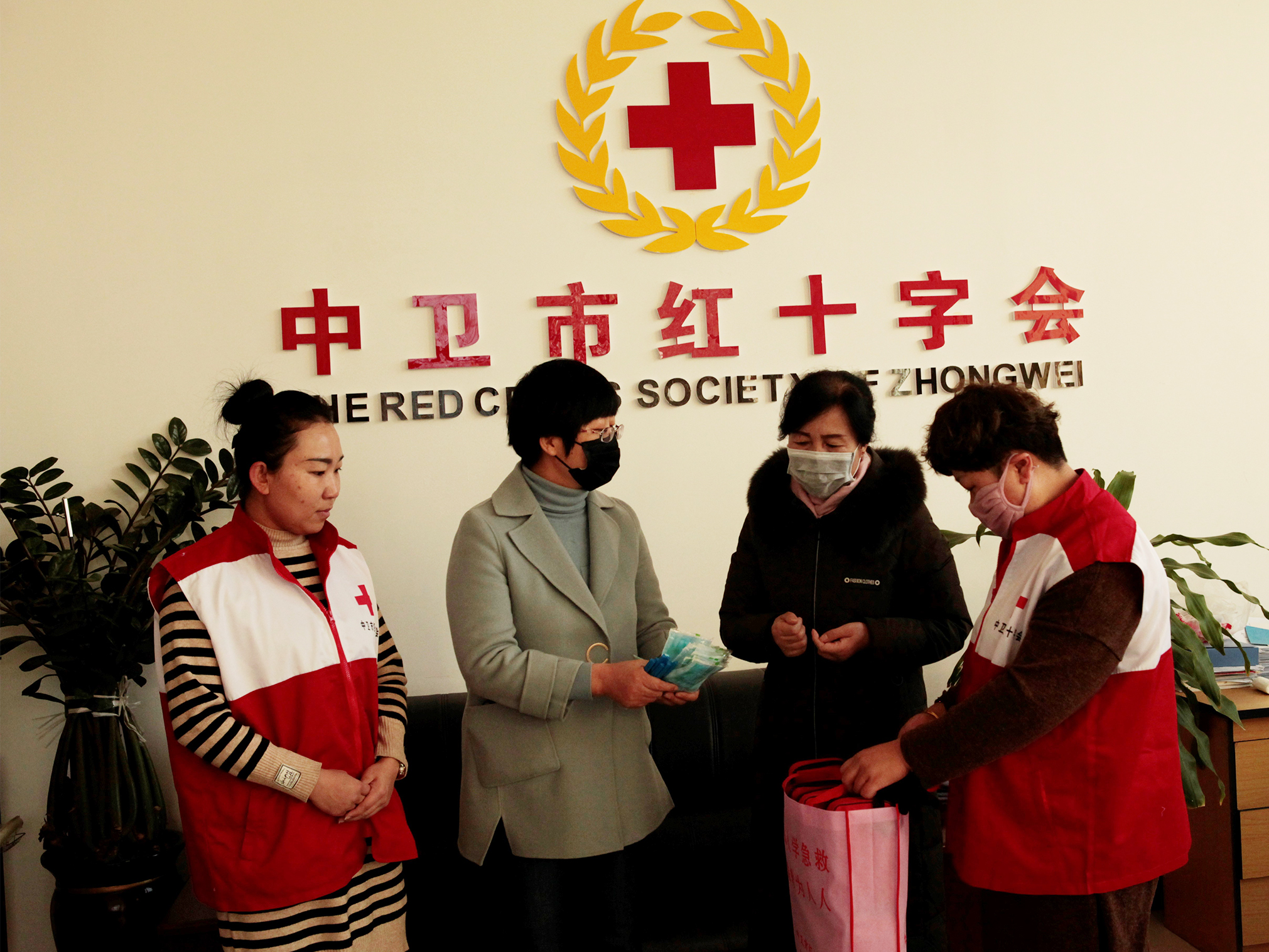 抗擊疫情人人有責，早康枸杞為奮戰(zhàn)一線的英雄加油助力！